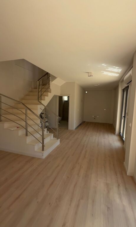 SHITET VILE 2-KATESHE + TARRACE PRANE HOTEL VIENNA, GOLEM