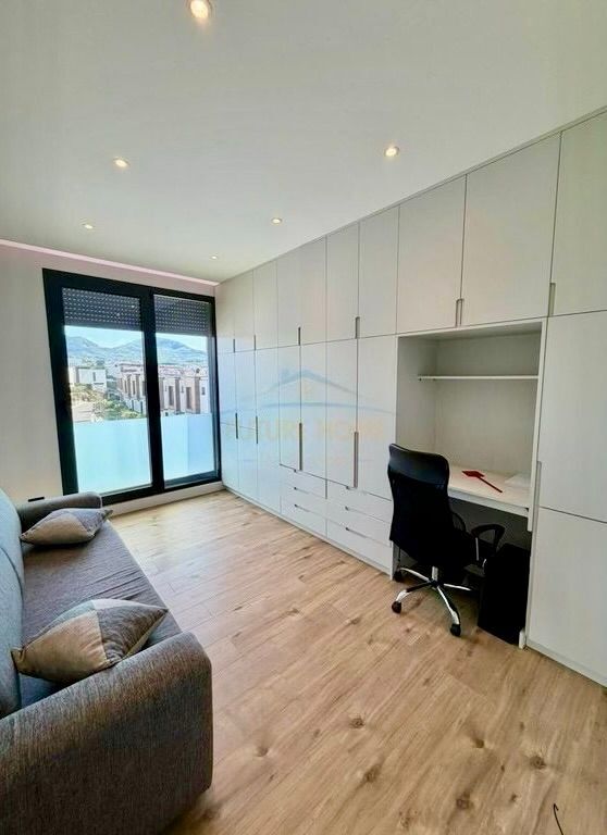 🏔️ Lusso e Privacy a "Sofia Hill Residence" – 3+1+2 con 2 Posti Auto! ✨