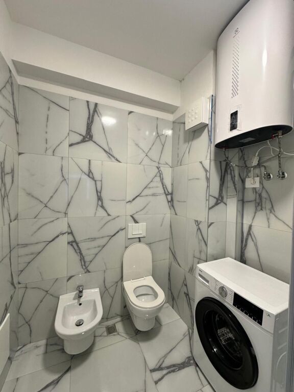 1+1,me post parkimi,urban gate astir,500 euro