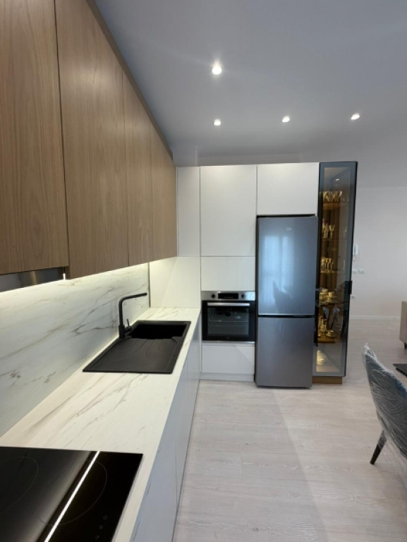 Appartamento 1+1 in Affitto – Xhamllik - 🅿️ 2 posti auto