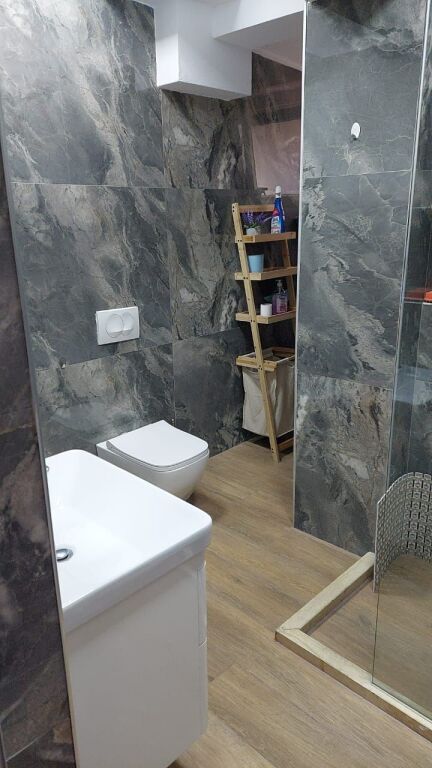 Me Qira – Apartament 1+1 pranë Markates