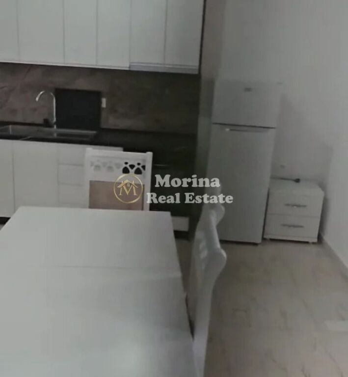 Qera | Shtëpi private 2 + 1 | Rruga Llazar Shapatini | 430 €/muaj