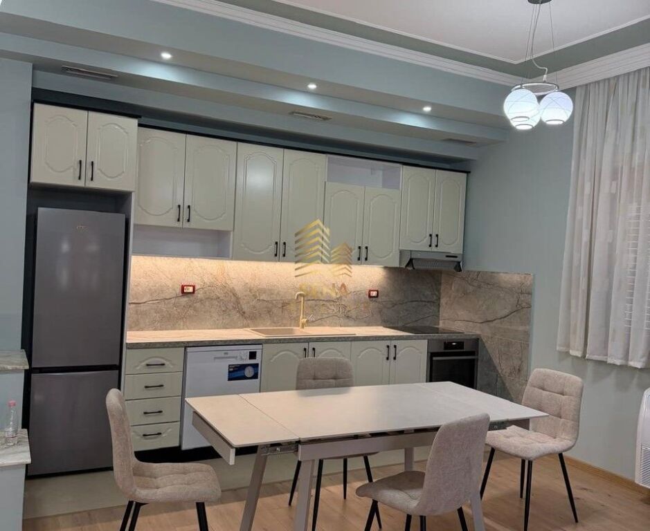 Affitto, Appartamento 2+1+balcone+Posto Auto, Ali Dem, 80.000 Leke/mese