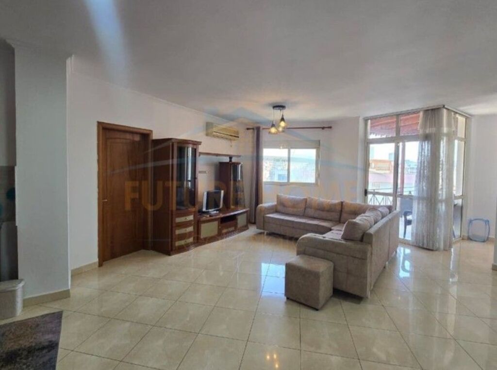 Affitto, Appartamento 2+1, Via delle Barricate