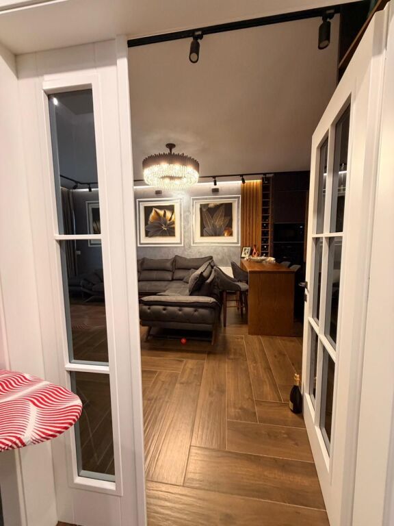 Apartament 2+1 me qera — Rruga e Portit