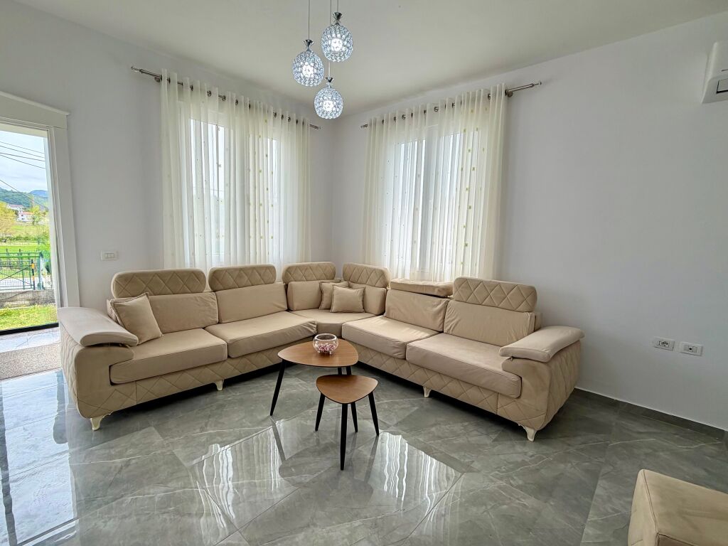 Shtëpi private 2+1 , 1-katëshe për Qira 📍 Baldushk