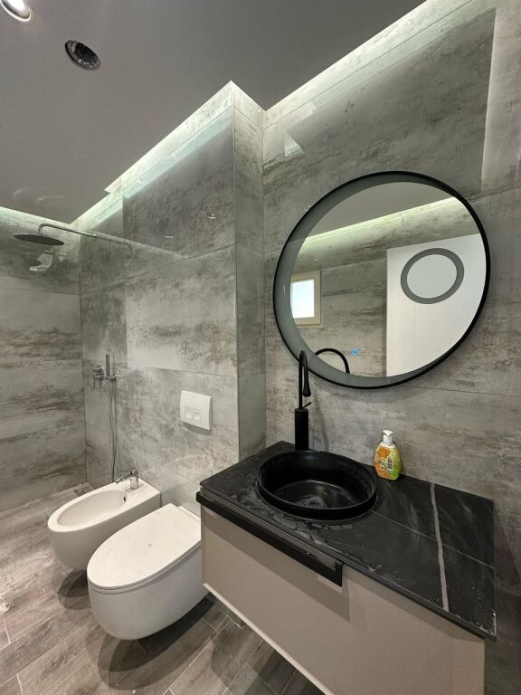 Ambjent Biznesi per Qera Shkolla e Baletit !