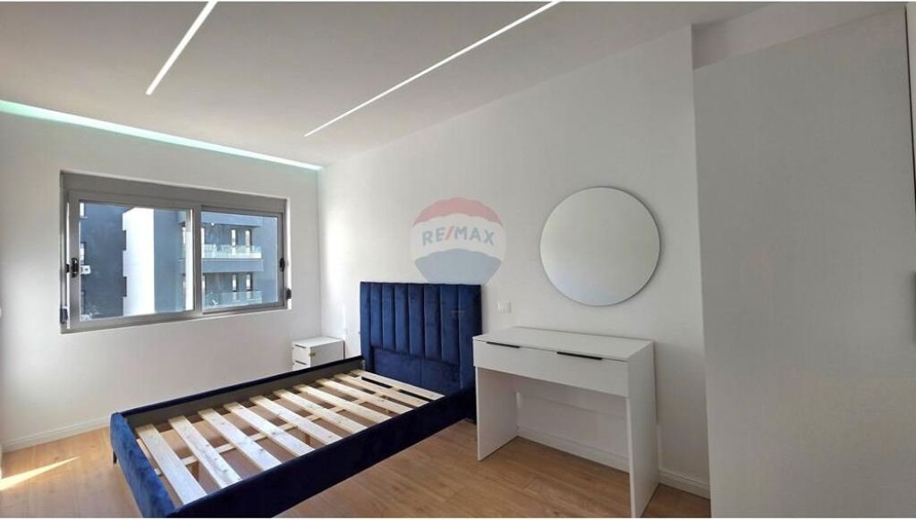 🌅 Apartament 2+1+2 me pamje nga deti në Lungomare, Vlorë 🌊