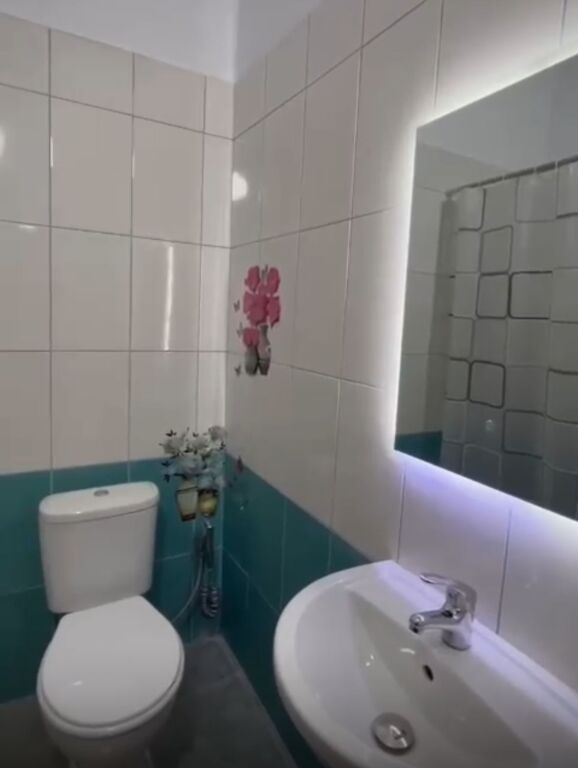 Jepet Me Qera Apartament 1+1+1 Ballkon