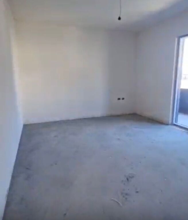 Appartamento 1+1 in vendita a Paskuqan vicino a Rez Shehu