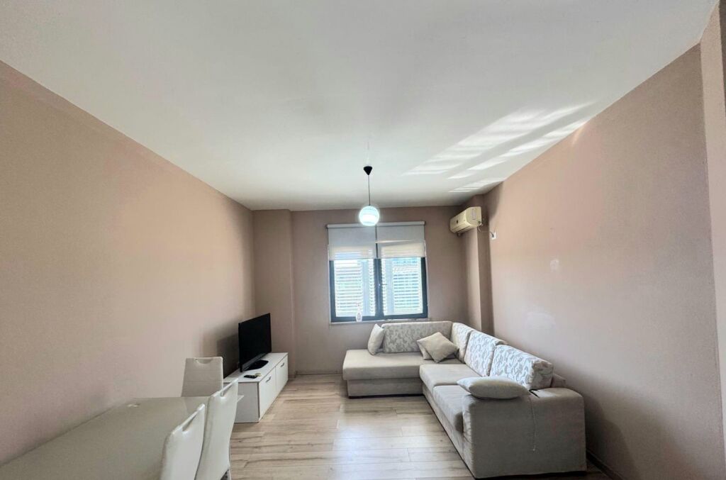 Appartamento 1+1+1 con Balcone in Affitto