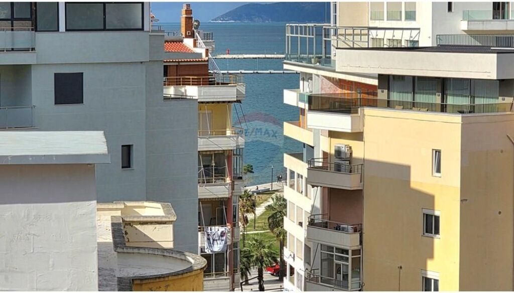 🌅 Apartament 2+1+2 me pamje nga deti në Lungomare, Vlorë 🌊