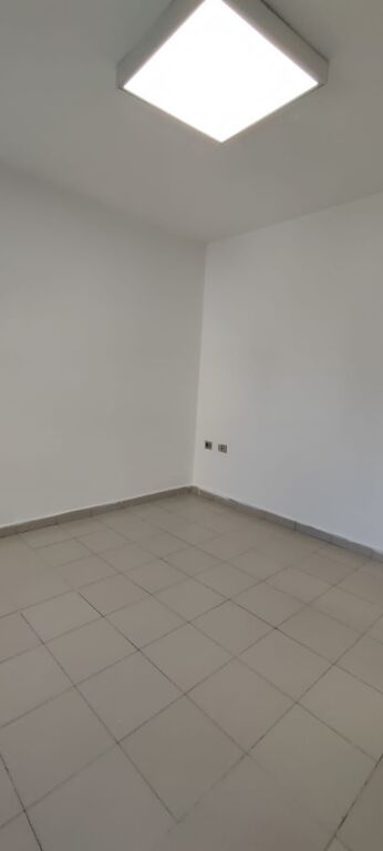 Jepet Ambjent me qera per biznes - Vasil Shanto ! 600€