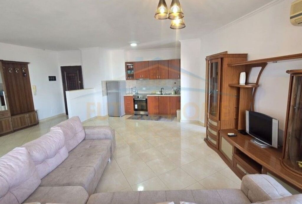 Affitto, Appartamento 2+1, Via delle Barricate