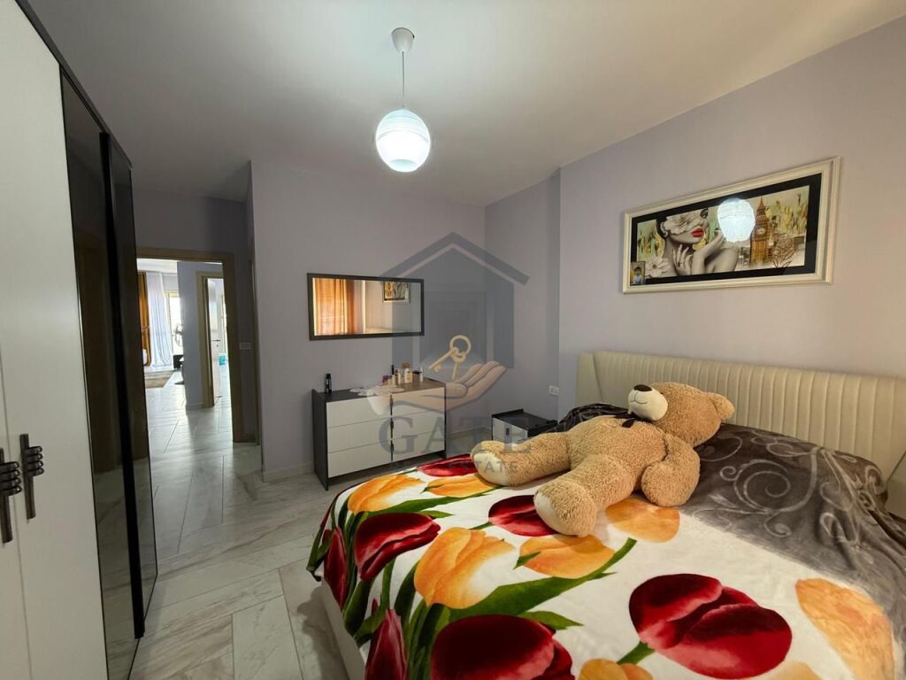 Jepet me qira apartament 2+1 me 2 tualete në zonën Spitalit, prane Pernocës   