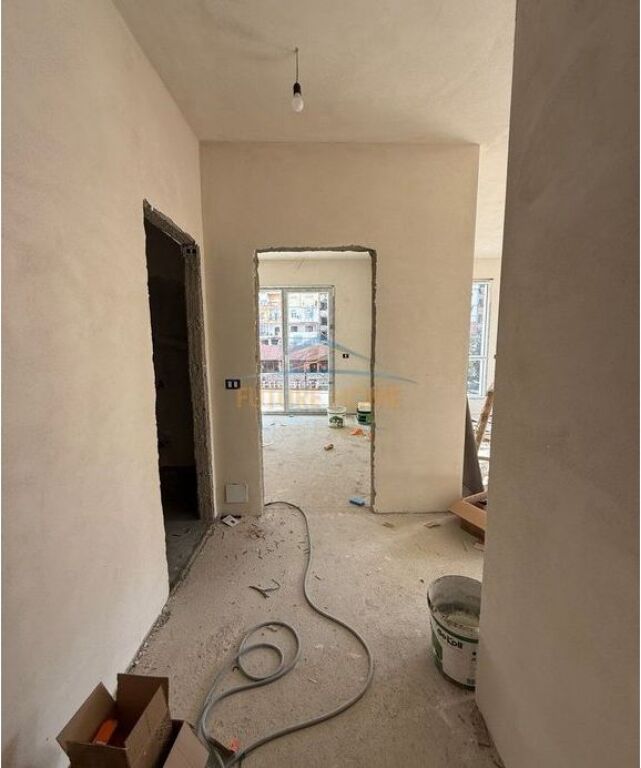 For sale, Apartment 2+1+2+Storage, near Alidemi Field, Tirana., Tirana.