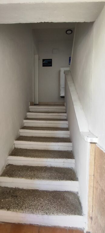 Jepet Ambjent me qera per biznes - Vasil Shanto ! 600€