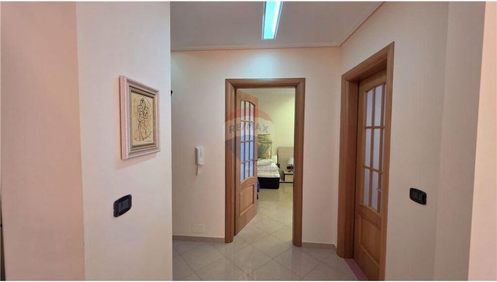 🌊 APARTAMENT 1+1 ME PAMJE NGA DETI – UJI I FTOHTË, VLORË