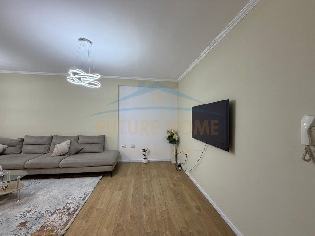 Shitet Apartament 2+1+2, Unaza e Re