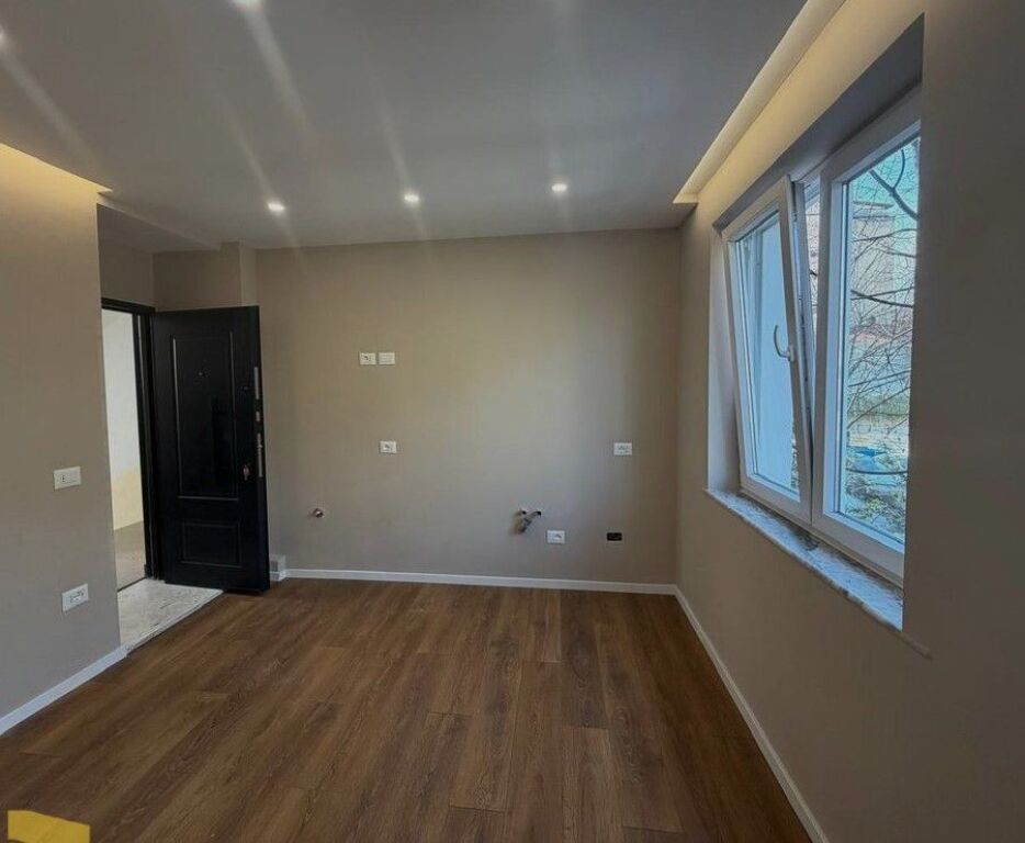 Qera, Apartament 1+1 , Rruga Mine Peza, Tiranë 400 €