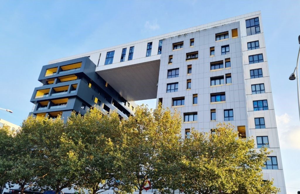 SUPER APARTAMENT NË SHITJE – SQUARE 21