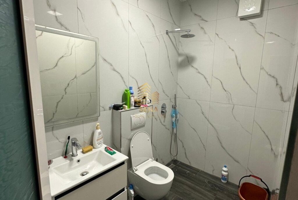 Affitto, Appartamento 1+1+balcone+deposito, Via Bardhyl, 45.000 Lek/mese.