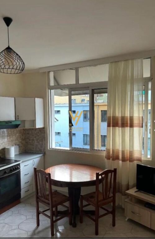 JEPET APARTAMENT 1+1 ME QIRA TE STADIUMI DINAMO 45.000 LEKE