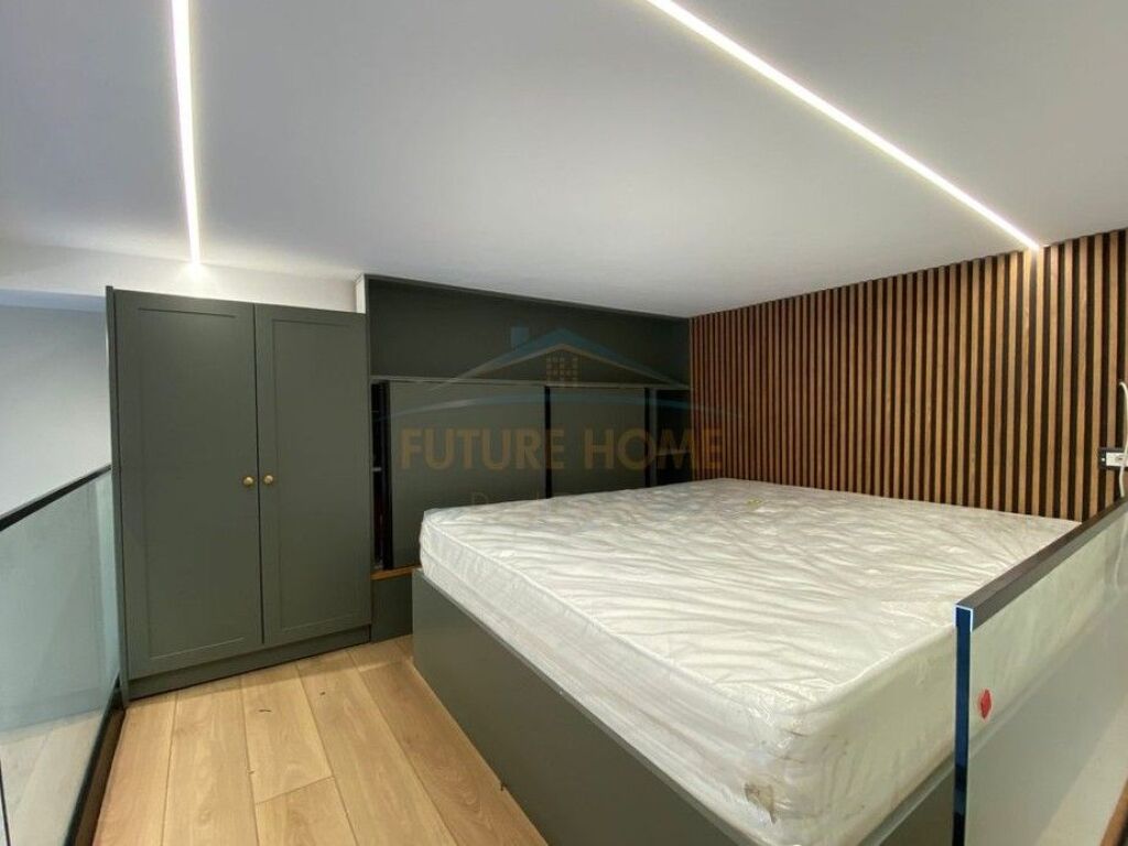 Shitet, Garsoniere, Materniteti I Ri