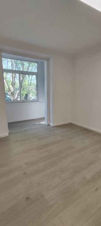 Jepet Ambjent me qera per biznes - Vasil Shanto ! 600€