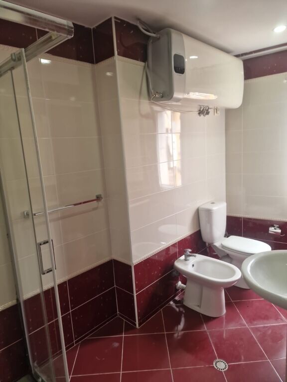 Shitet apartament 2+1+2 te Komuna e Parisit