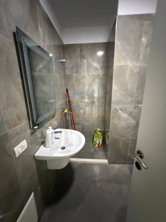 Vendesi appartamento 2+1+2+posto auto Residenza Futurehome