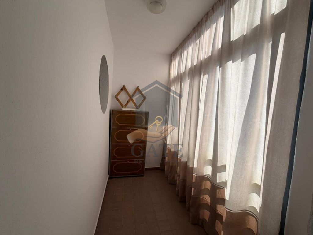 Jepet me qira apartament 2+1 plazh