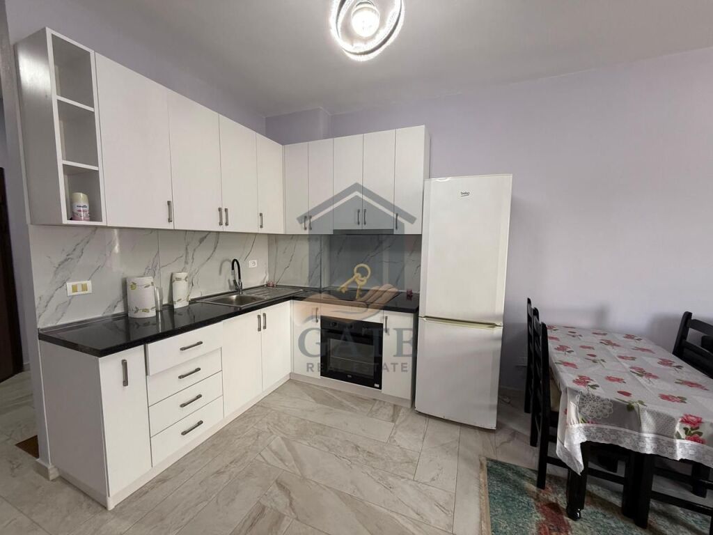 Jepet me qira apartament 2+1 me 2 tualete në zonën Spitalit, prane Pernocës   