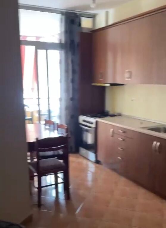 Jepet me qira 1+1 Fresku 35.000 leke