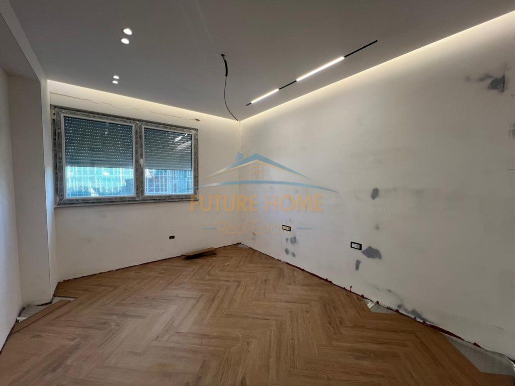 Shitet, Apartament 2+1+2, Ish Ekspozita,Tirane