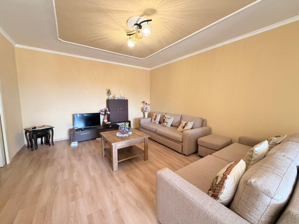 Shitet Apartament 3+1+2 - Ish Fabrika e Bukës, Durrës