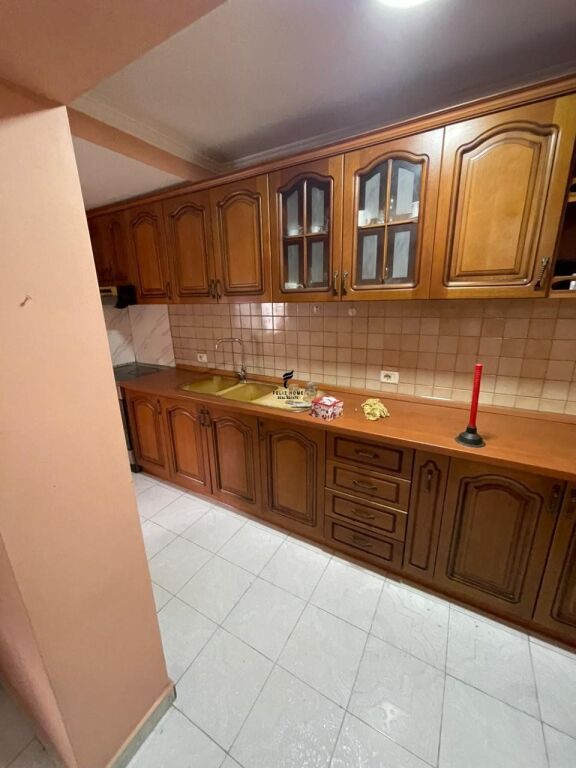 APARTAMENT ME QERA 1+1 RRUGA E DURRESIT 45.000 LEKE FH-68790