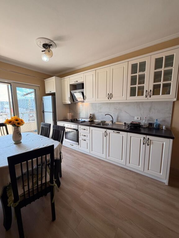 Shitet Apartament 3+1+2 - Ish Fabrika e Bukës, Durrës