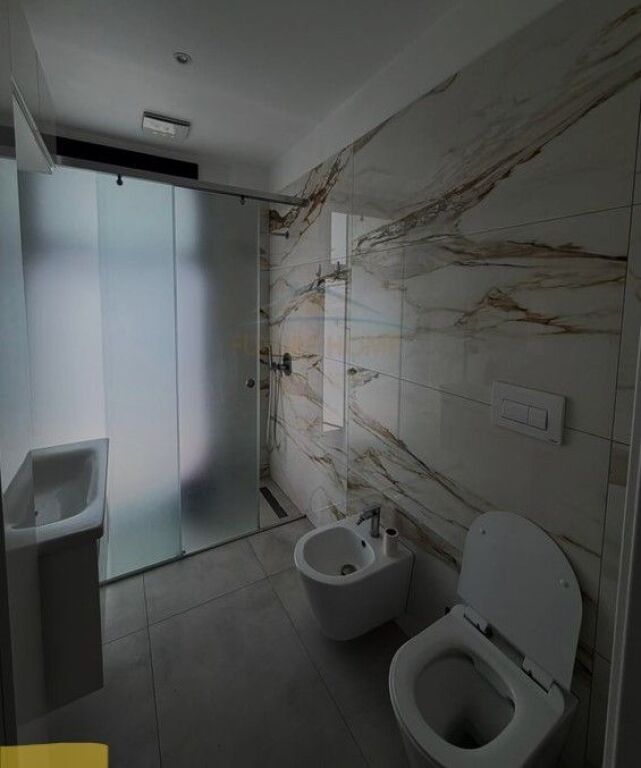 In vendita, Appartamento 2+1, Kinostudio, Tirana