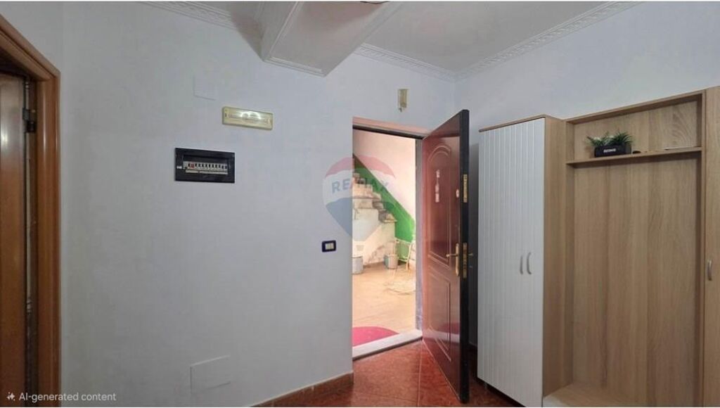 Appartamento 2+1 vicino alla scuola "Ismail Qemali", Vlore