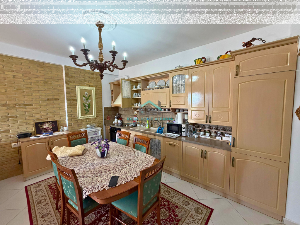 SHITET APARTAMENT 2+1 – VLORE RRUGA E RE