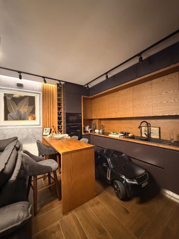 Apartament 2+1 me qera — Rruga e Portit