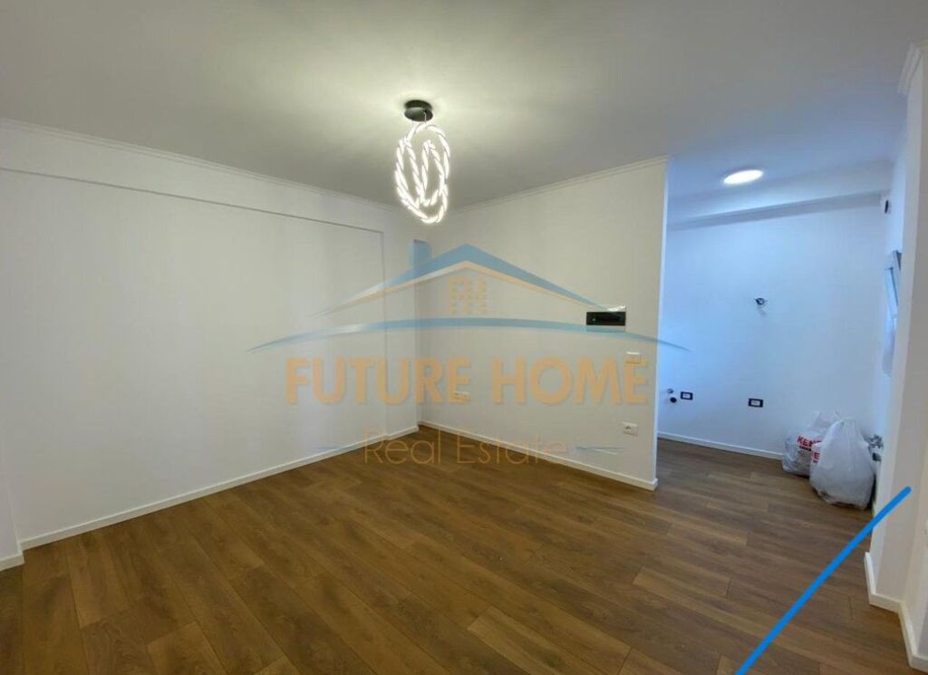 Shitet, Garsoniere, Vasil Shanto , Tirane.