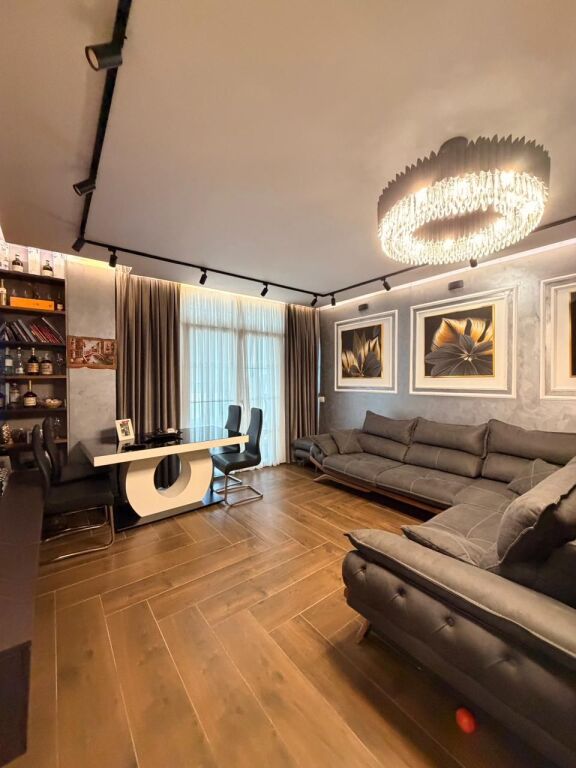 Apartament 2+1 me qera — Rruga e Portit