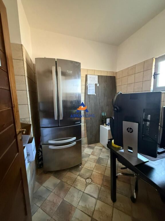 AMBJENT ZYRASH ME QERA 250 M2 " STADIUMI DINAMO " CMIMI SIPAS KERKESES