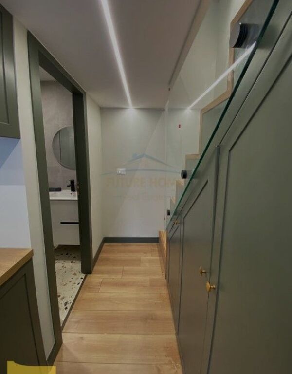 Shitet, Garsoniere, Materniteti I Ri