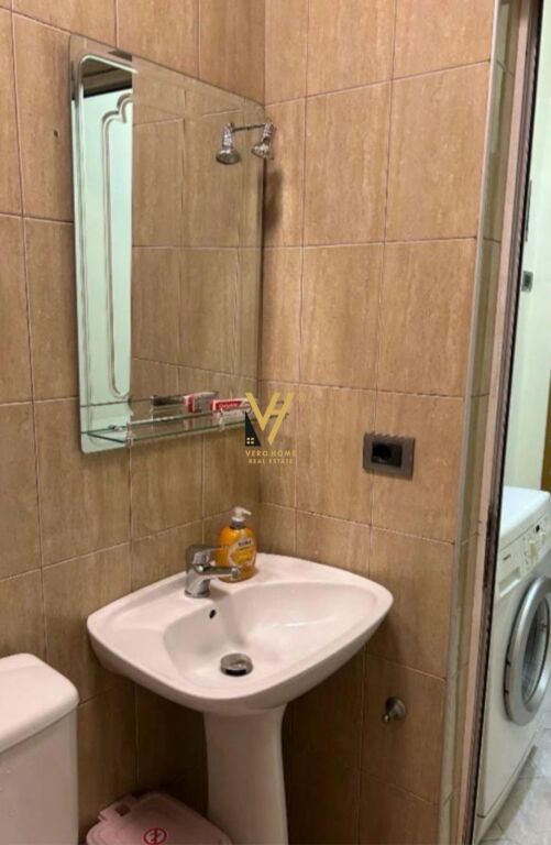 JEPET APARTAMENT 1+1 ME QIRA TE STADIUMI DINAMO 45.000 LEKE