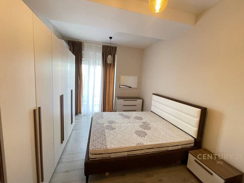 JEPET APARTAMENT ME QIRA NË XHAMLLIK 600 € /Mua