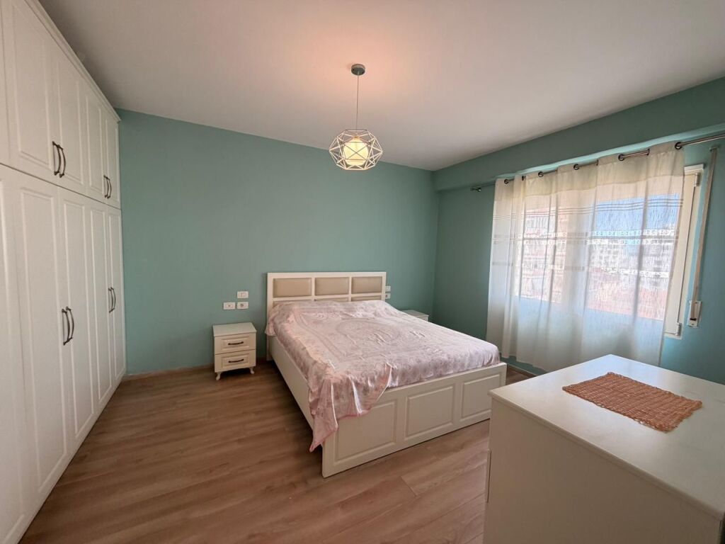 Shitet Apartament 3+1+2 - Ish Fabrika e Bukës, Durrës