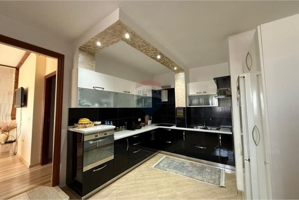 SHITET, DUPLEX, FRESKU, TIRANE